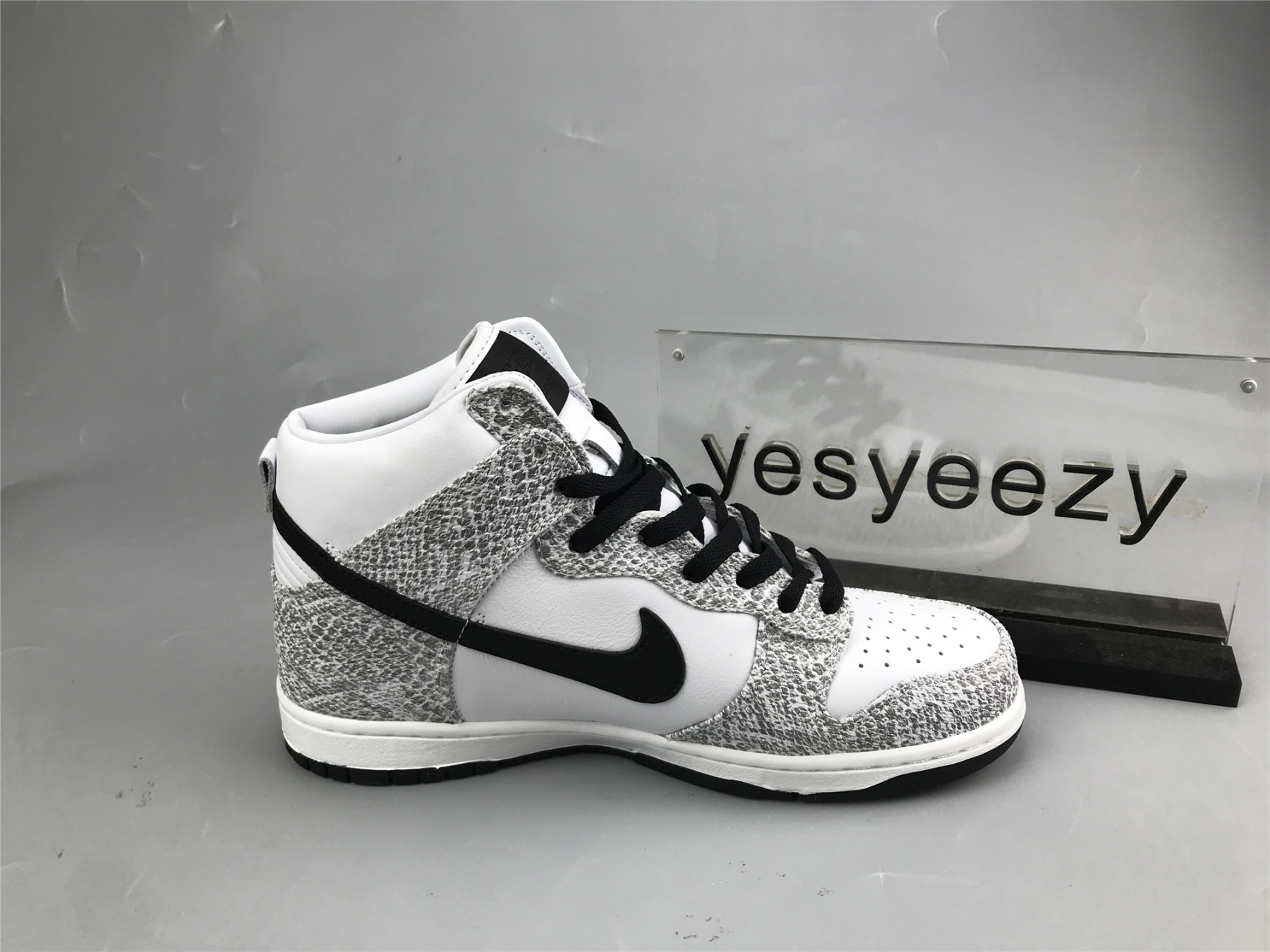UA NIKE DUNK PRM HI SP