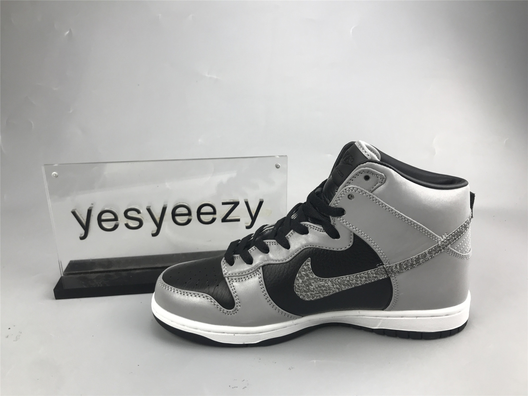 UA NIKE DUNK PRM HI SP