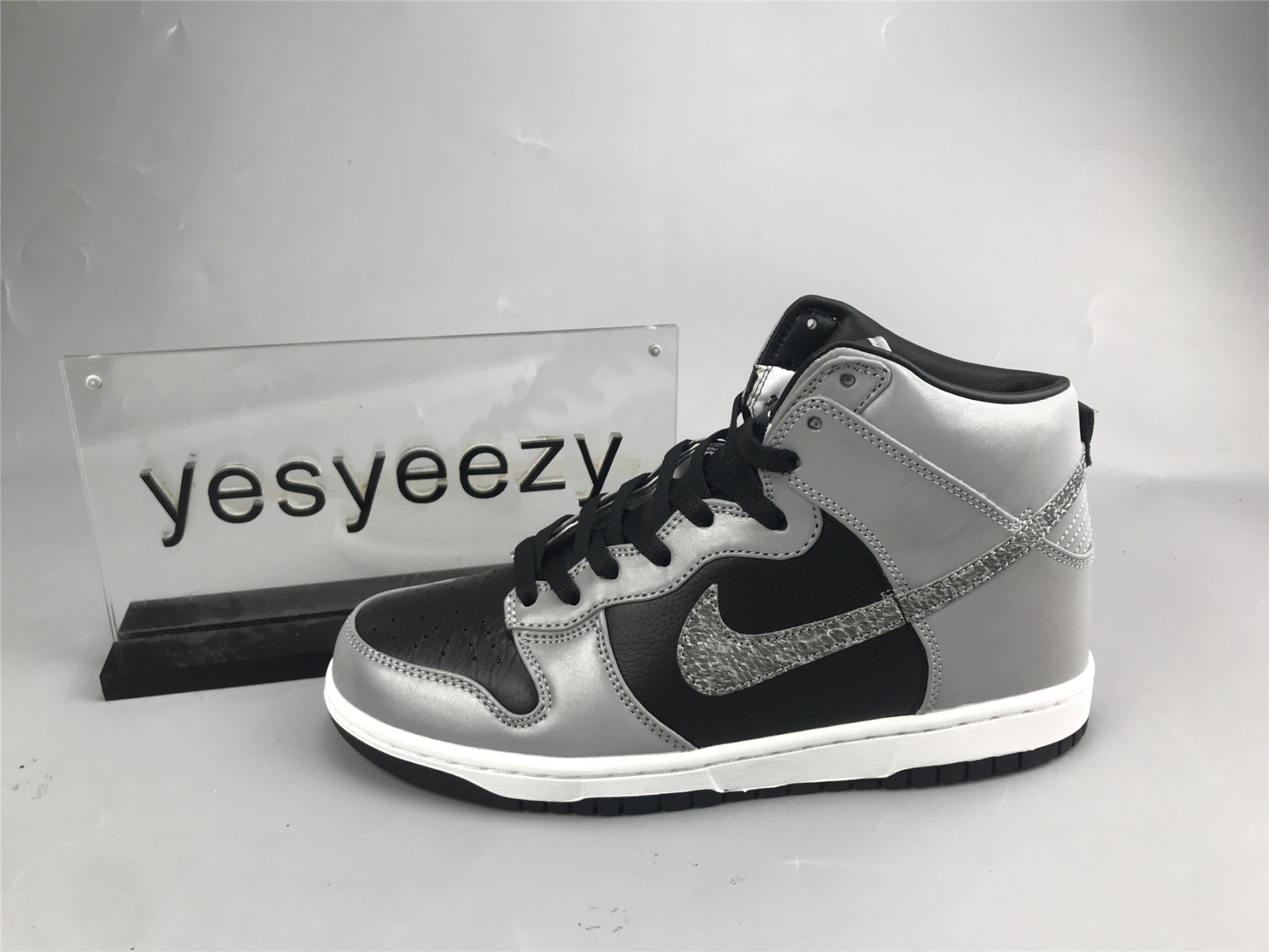 UA NIKE DUNK PRM HI SP