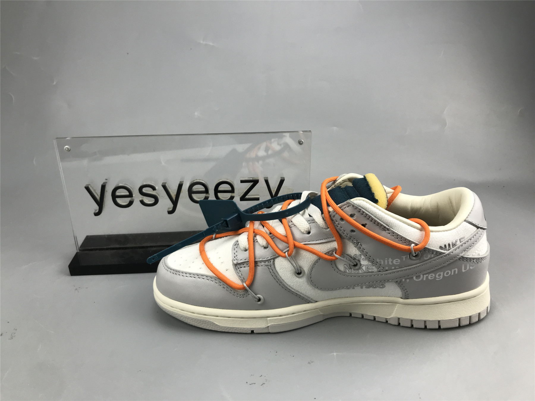 UA NIKE OFF-WHITE X DUNK LOW