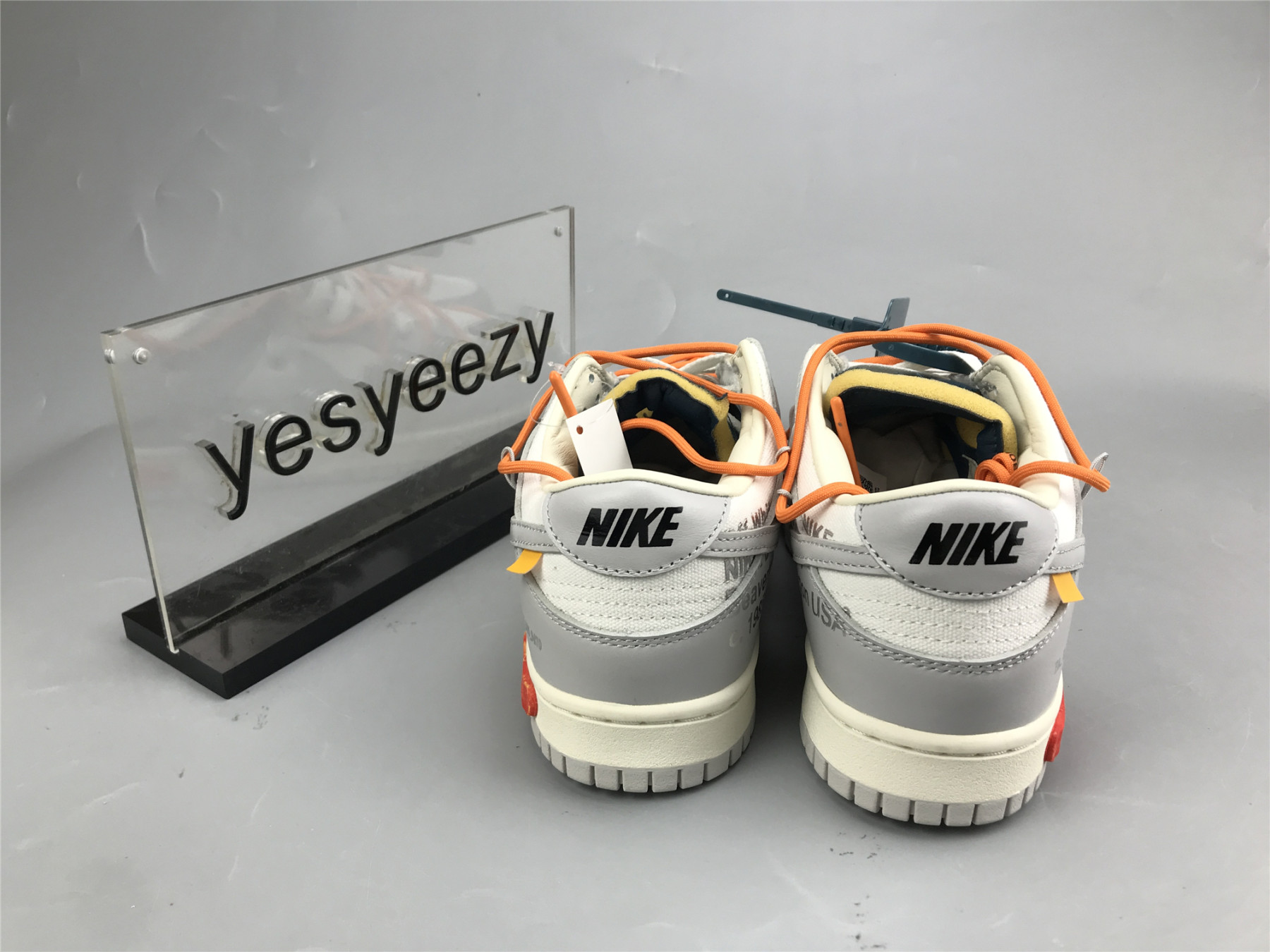 UA NIKE OFF-WHITE X DUNK LOW