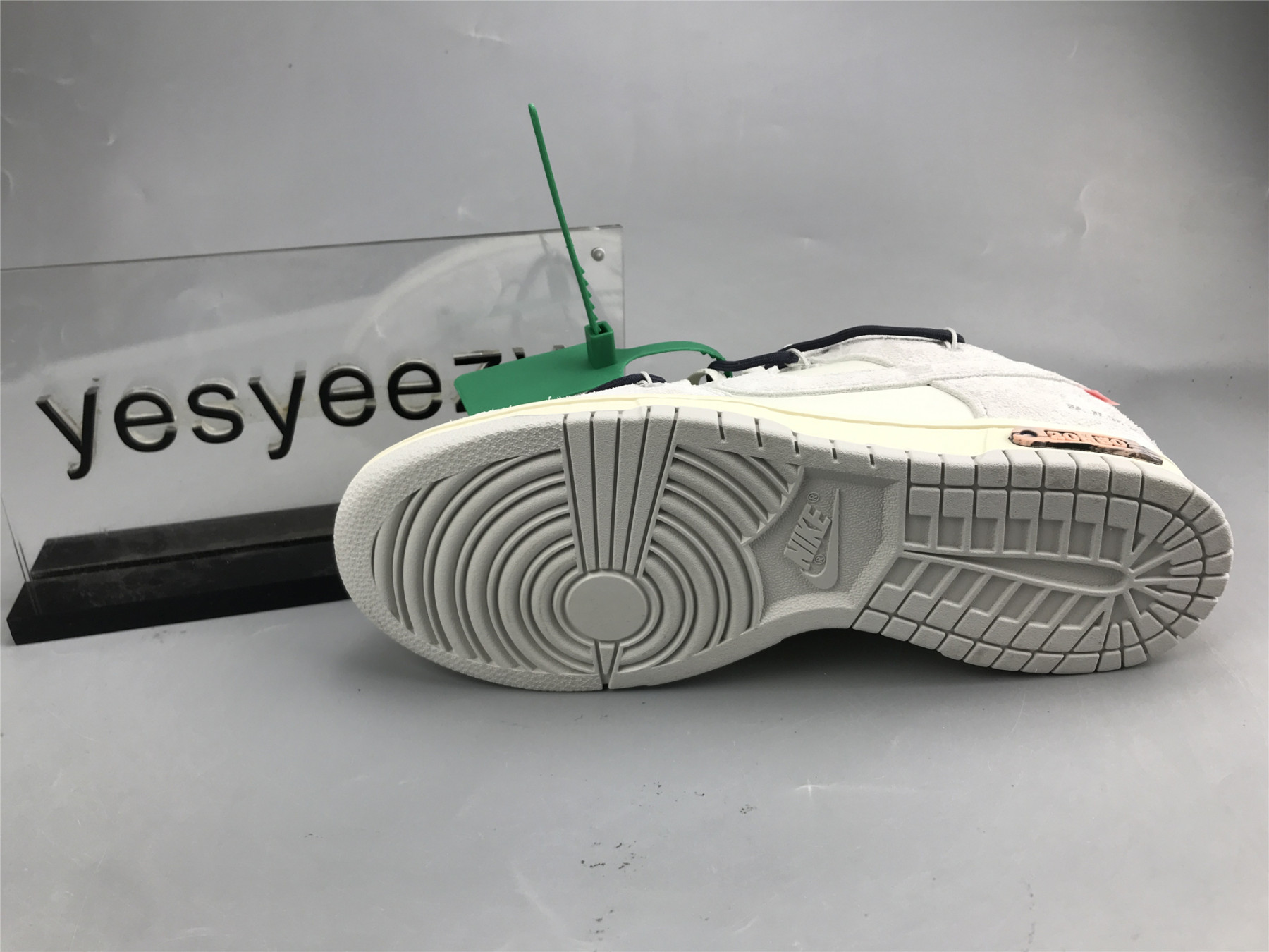 UA NIKE OFF-WHITE X DUNK LOW
