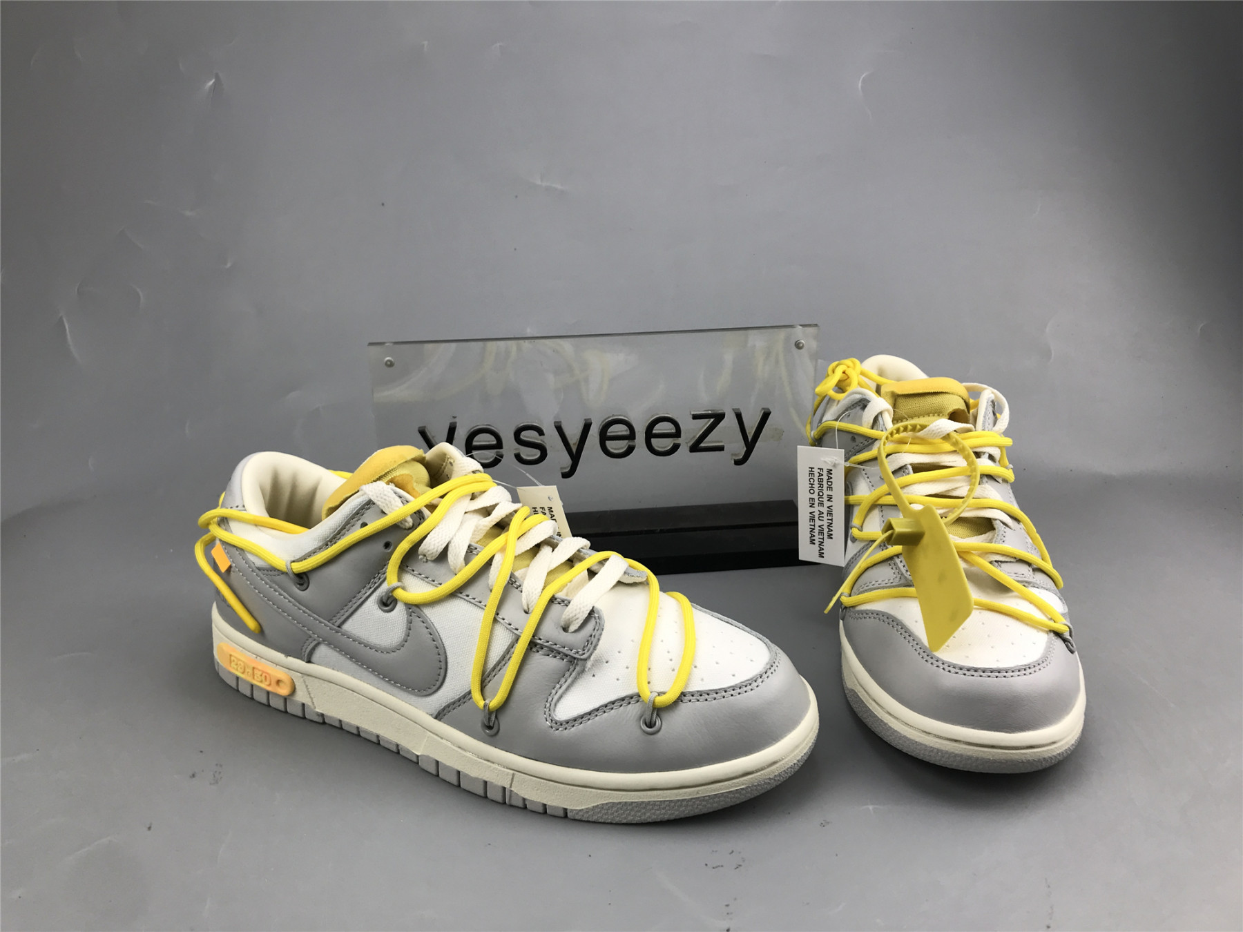 UA NIKE OFF-WHITE X DUNK LOW