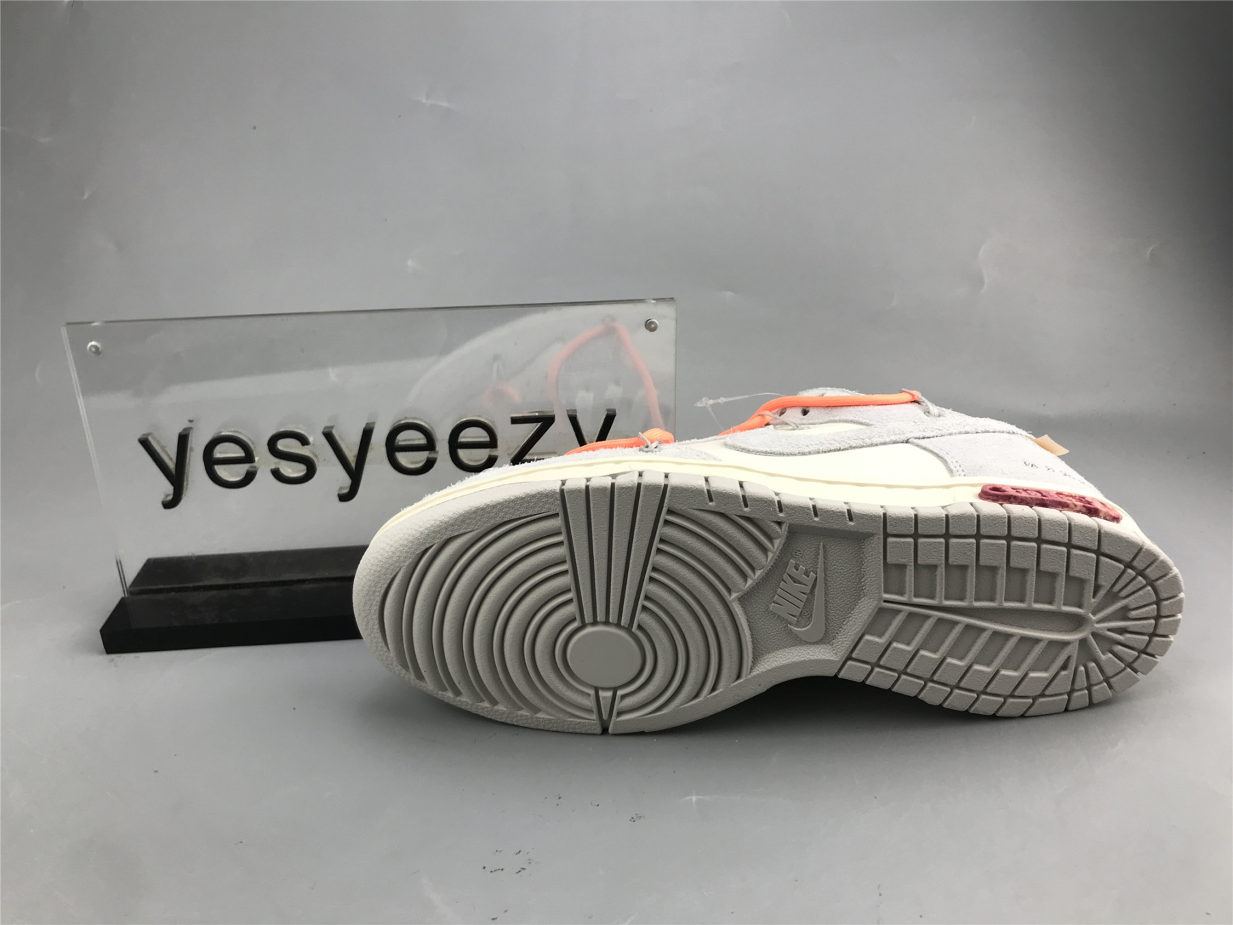 UA NIKE OFF-WHITE X DUNK LOW