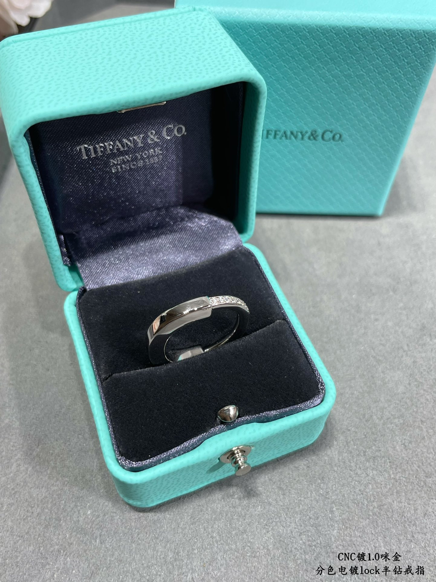T*f*ny & co. lock ring