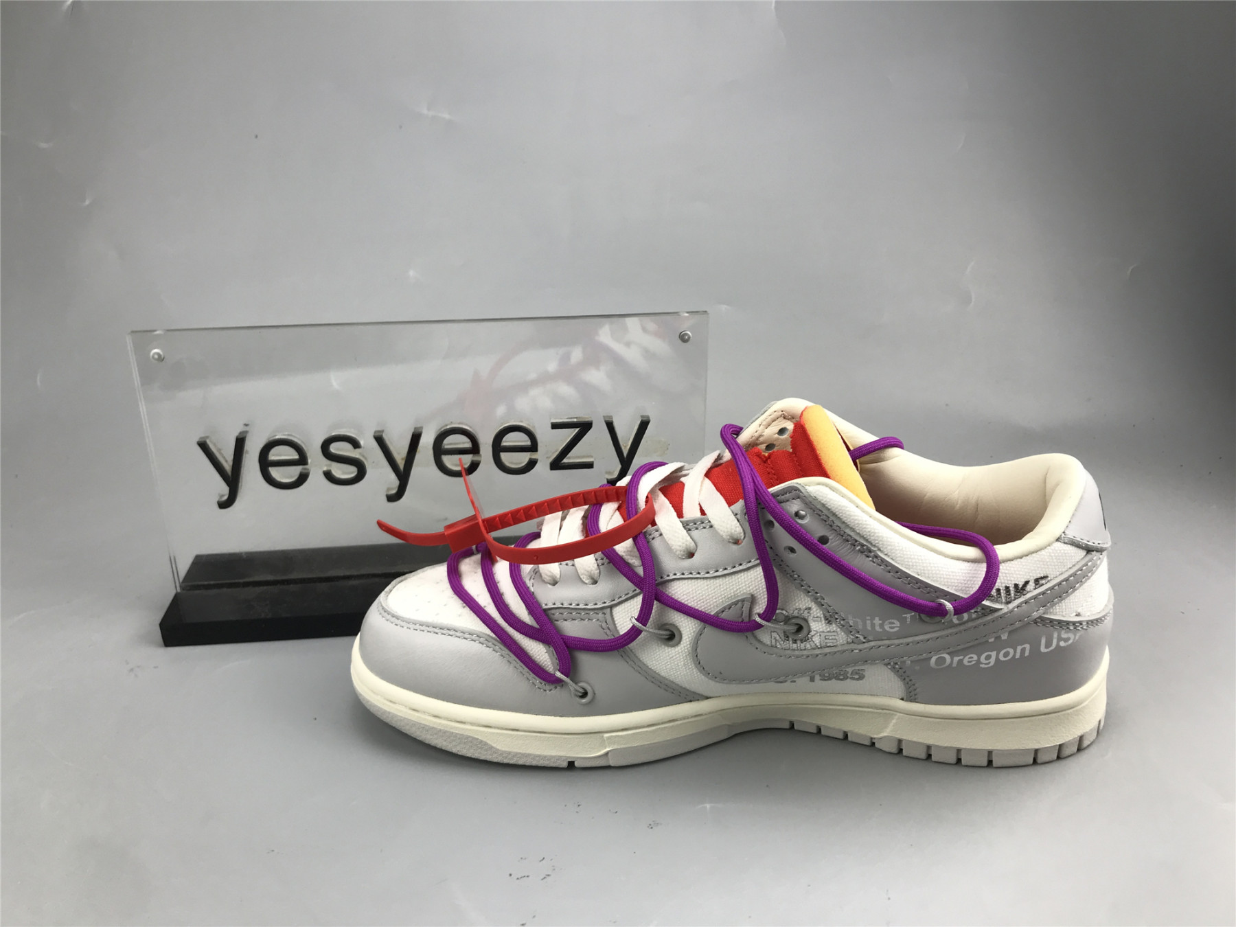 UA NIKE OFF-WHITE X DUNK LOW