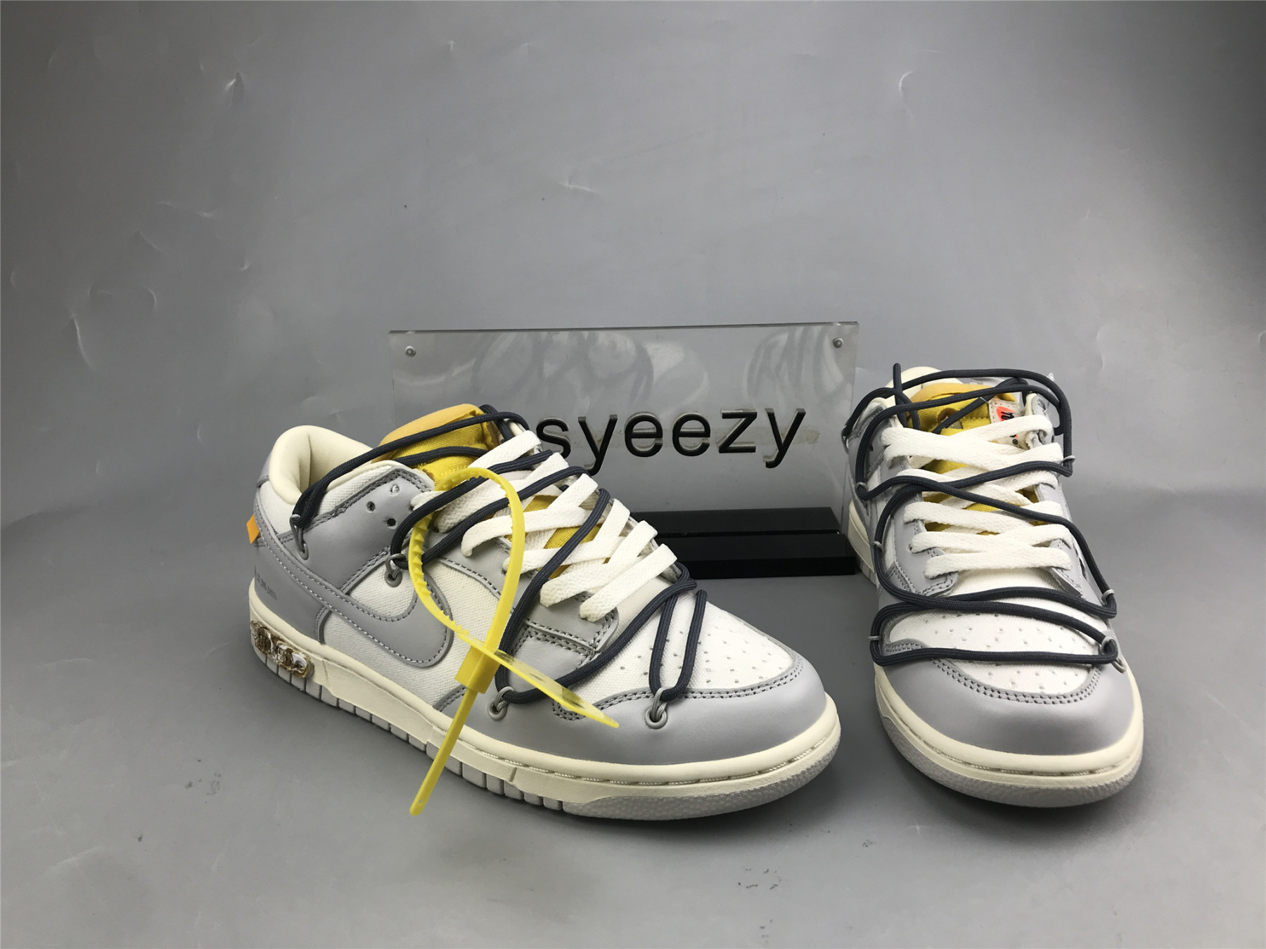 UA NIKE OFF-WHITE X DUNK LOW
