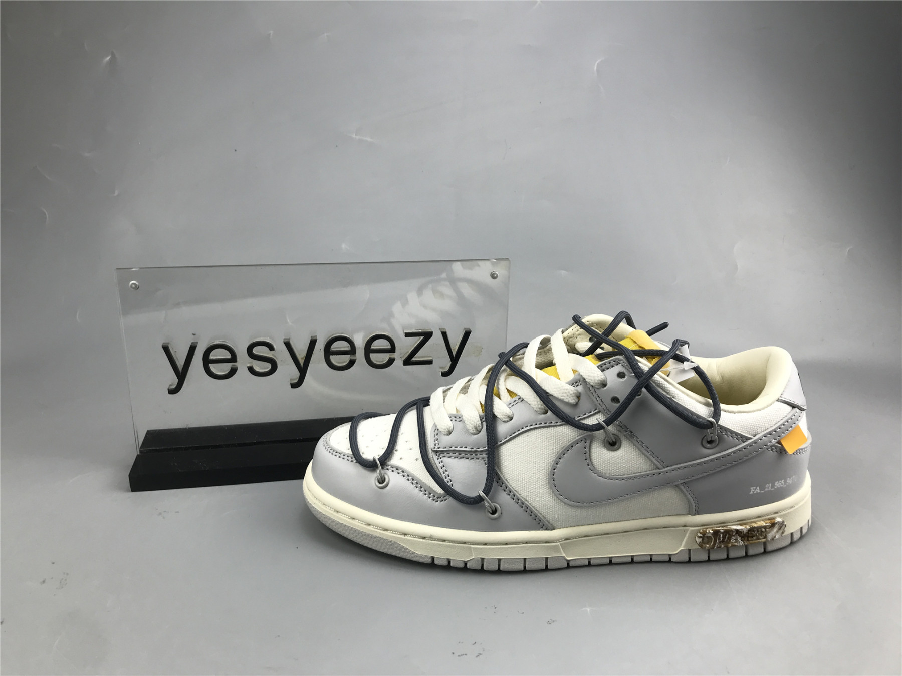 UA NIKE OFF-WHITE X DUNK LOW