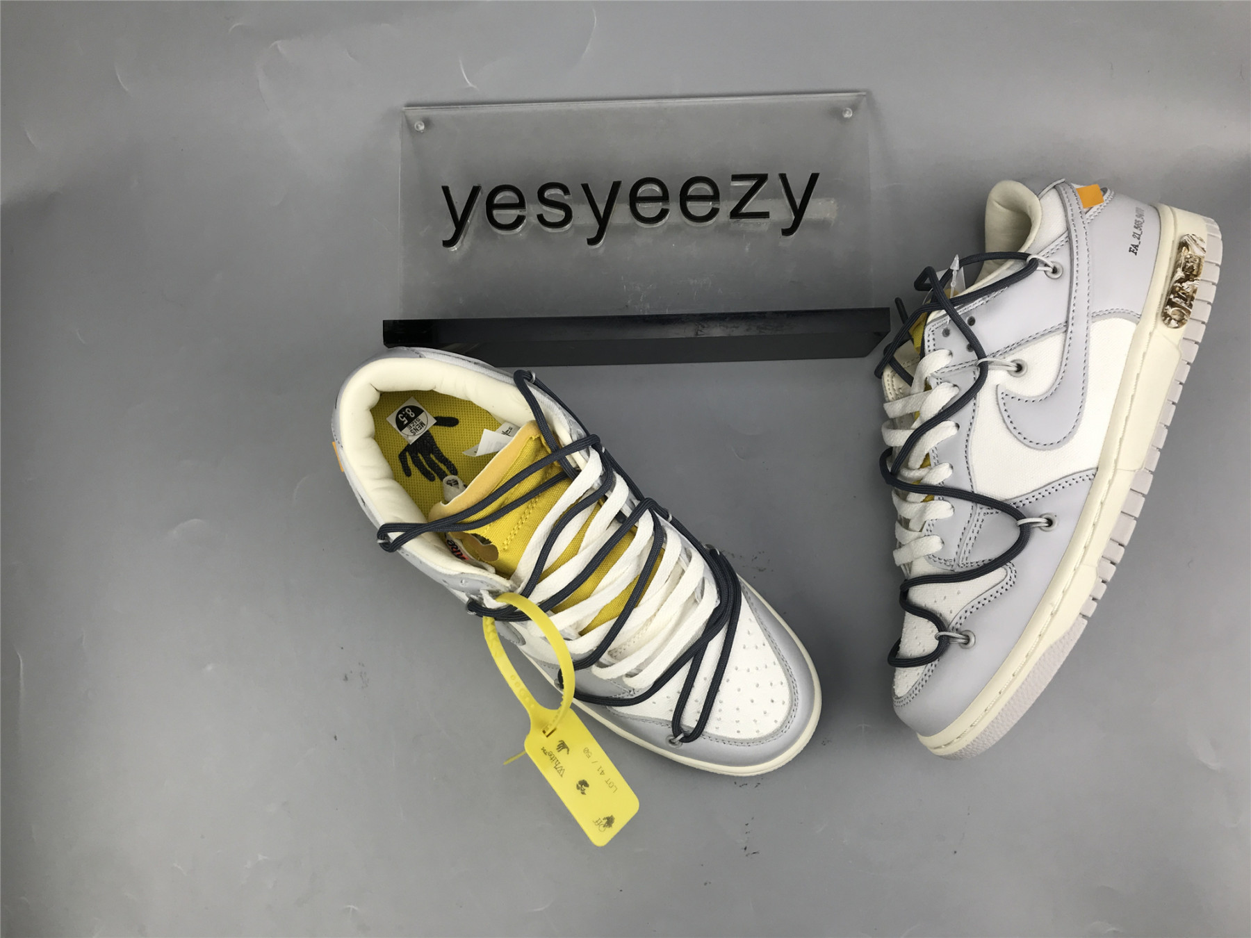 UA NIKE OFF-WHITE X DUNK LOW