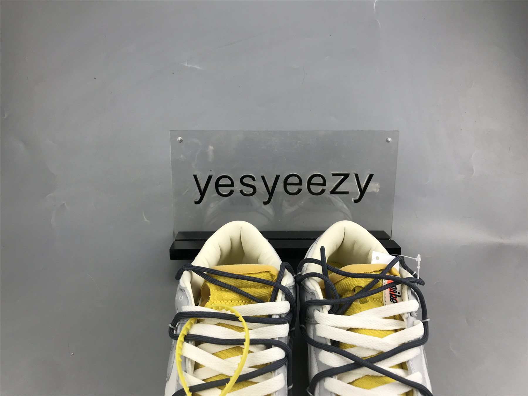 UA NIKE OFF-WHITE X DUNK LOW