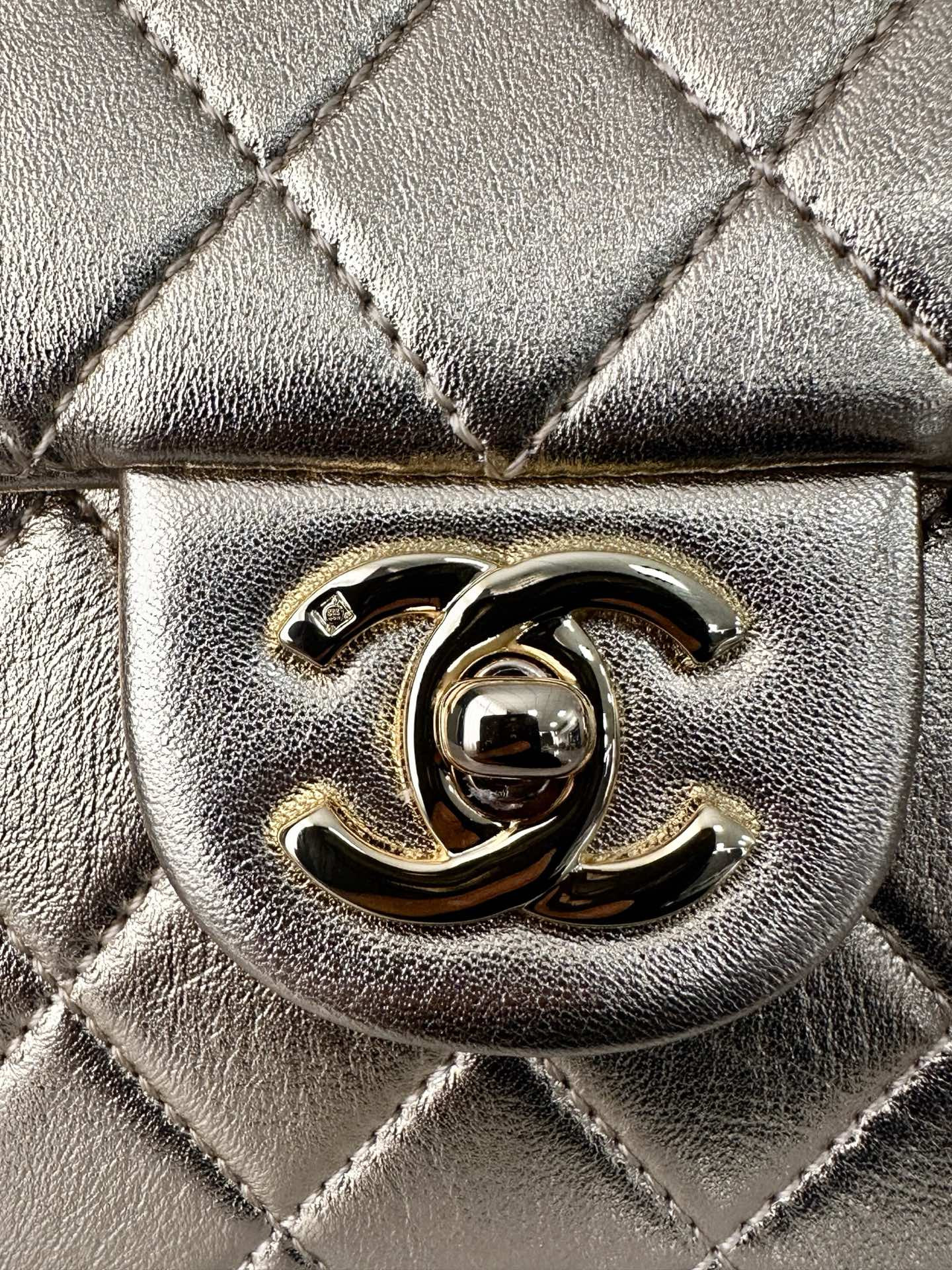 Chanel Mini Square Flap Bag AS3349 17.5cm