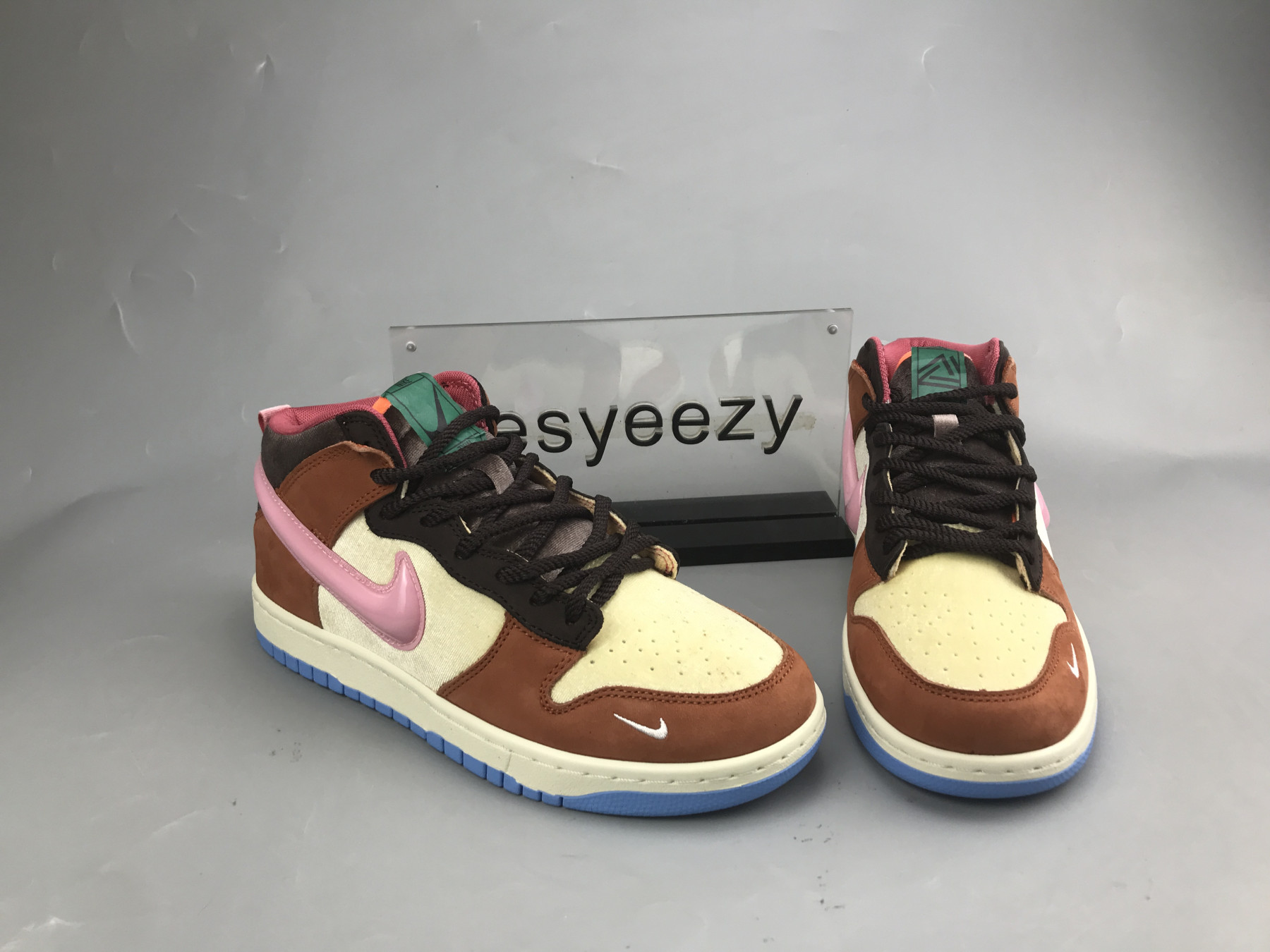 UA NIKE SOCIAL STATUS X DUNK MID