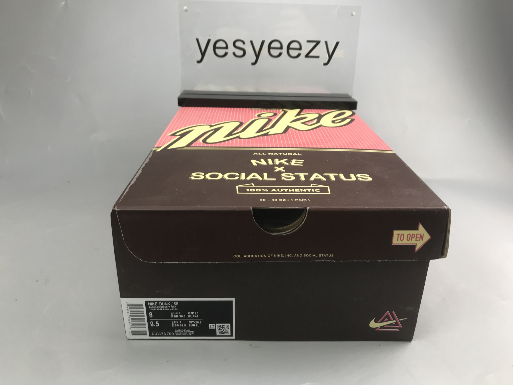 UA NIKE SOCIAL STATUS X DUNK MID