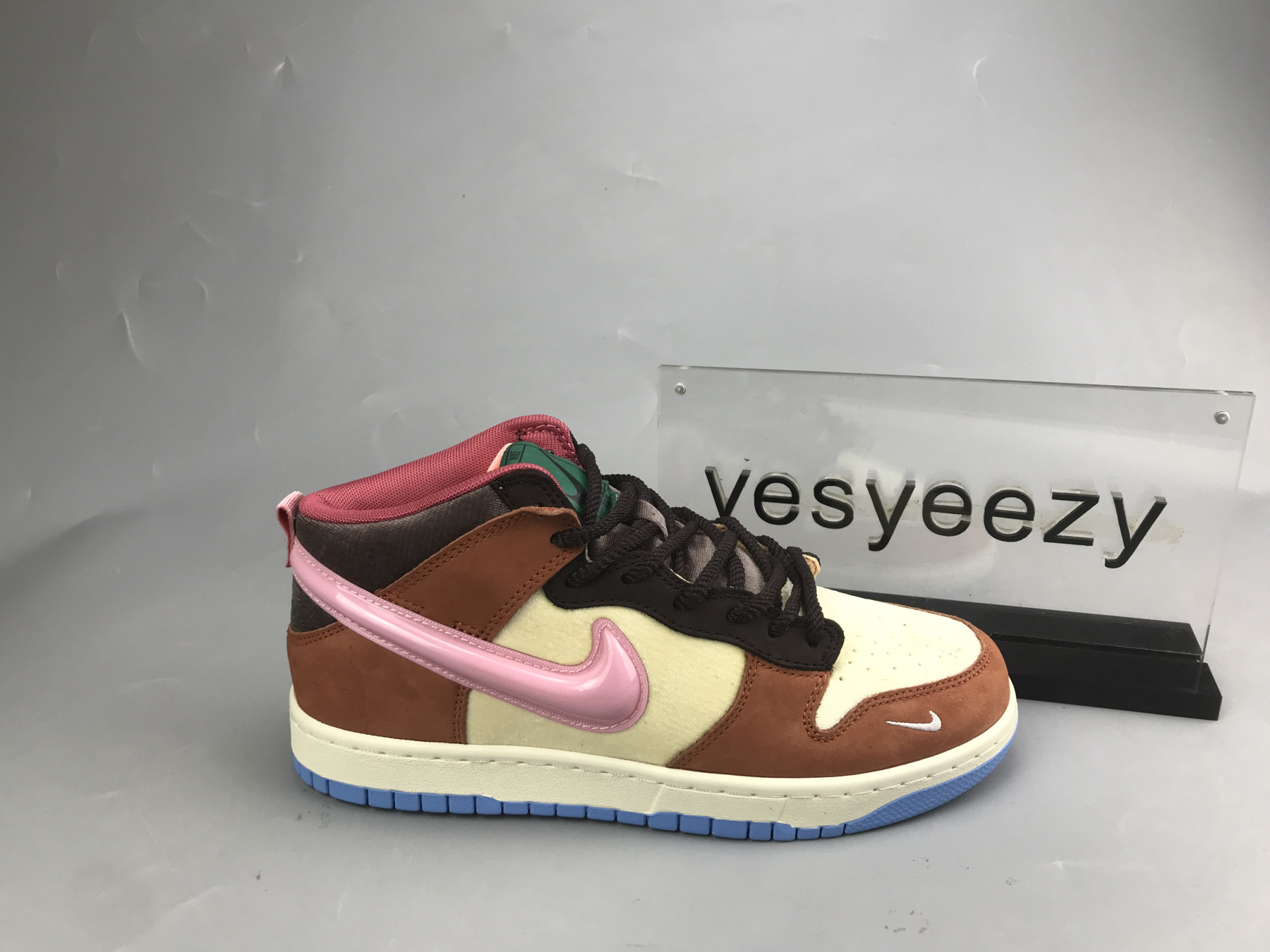 UA NIKE SOCIAL STATUS X DUNK MID