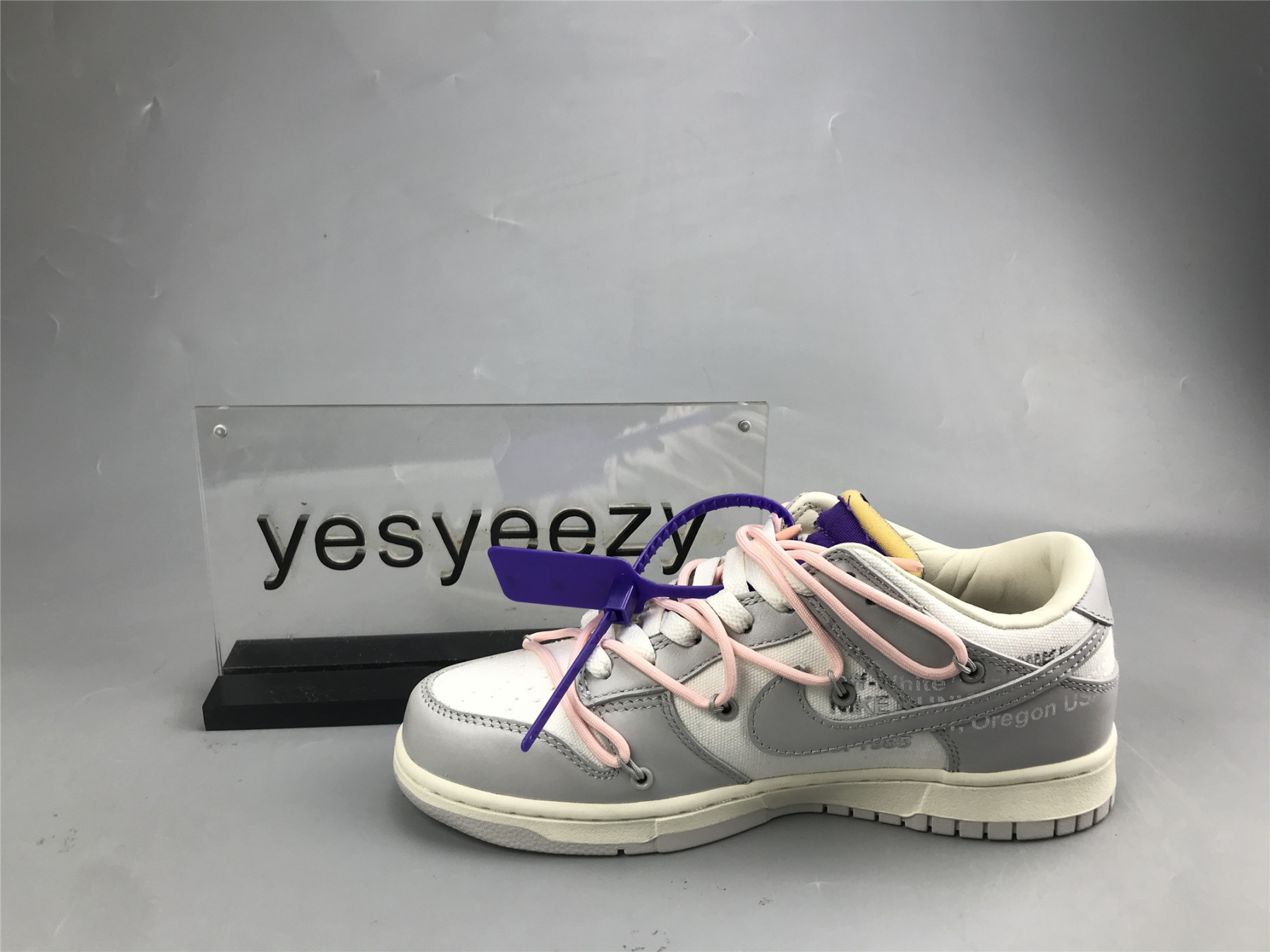 UA NIKE OFF-WHITE X DUNK LOW