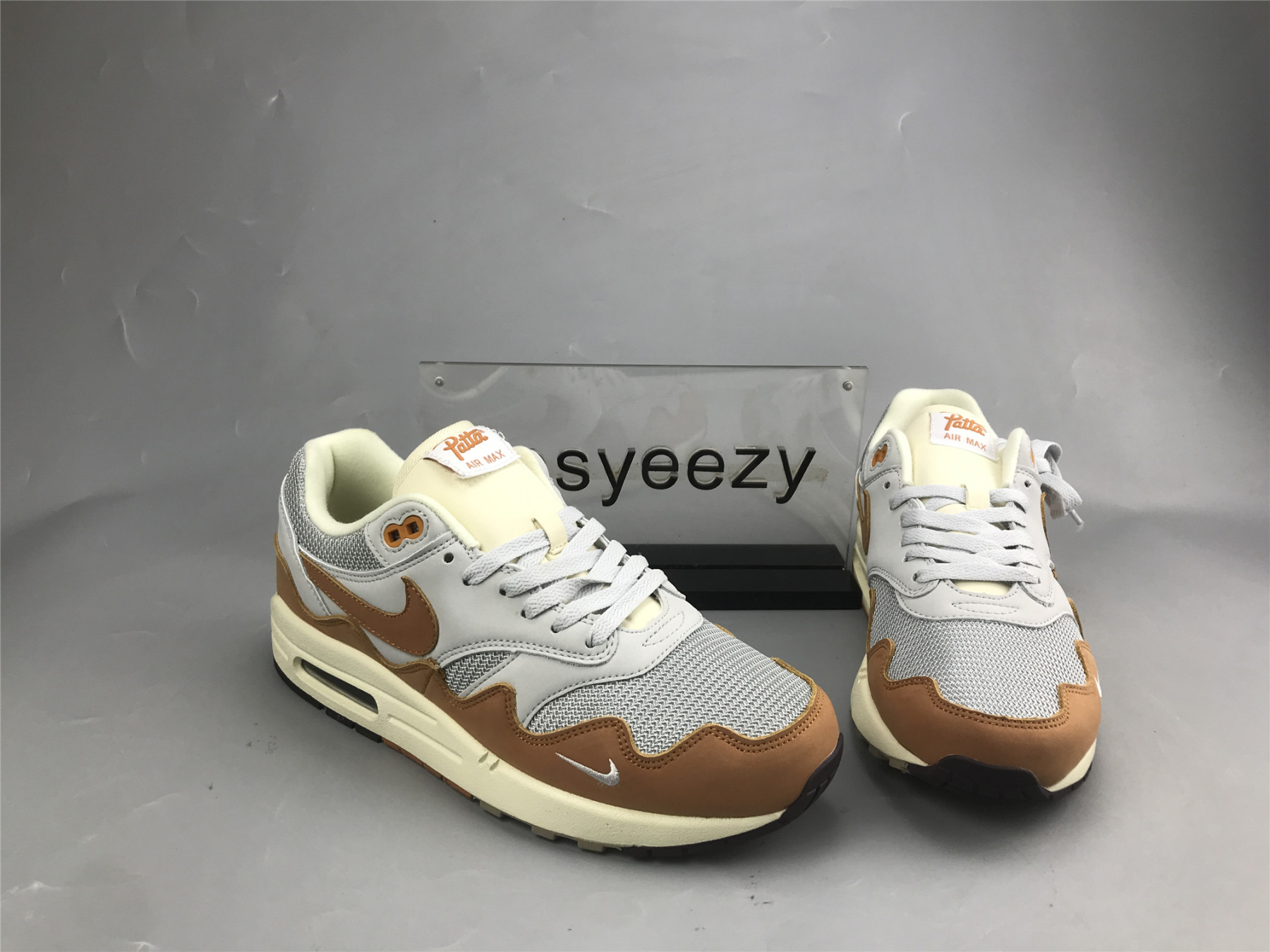 UA NIKE PATTA X AIR MAX 1