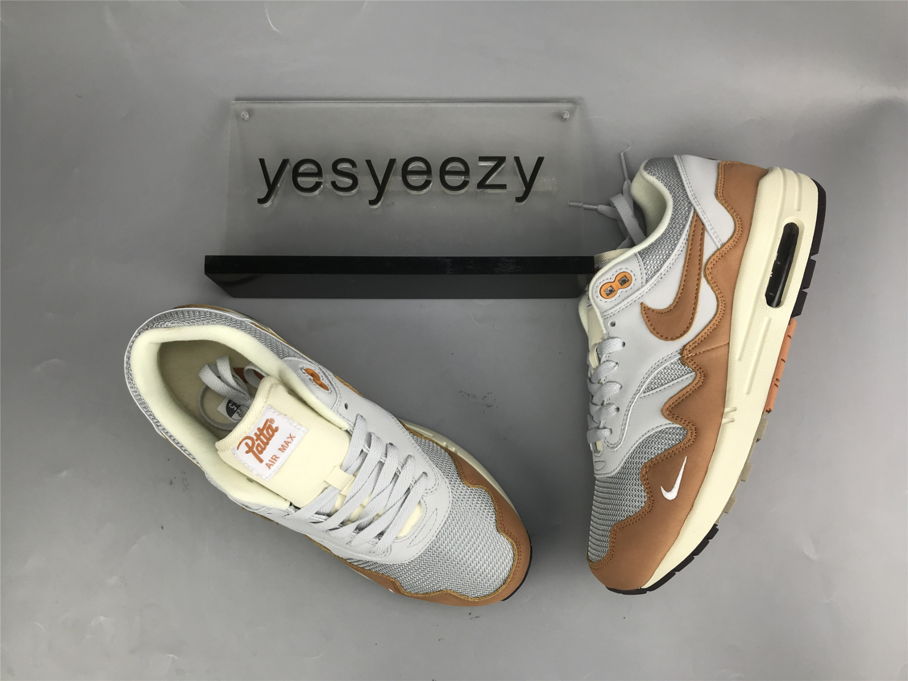 UA NIKE PATTA X AIR MAX 1