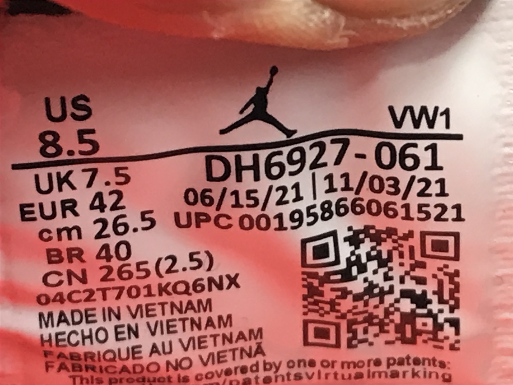 UA AIR JORDAN 4 RETRO