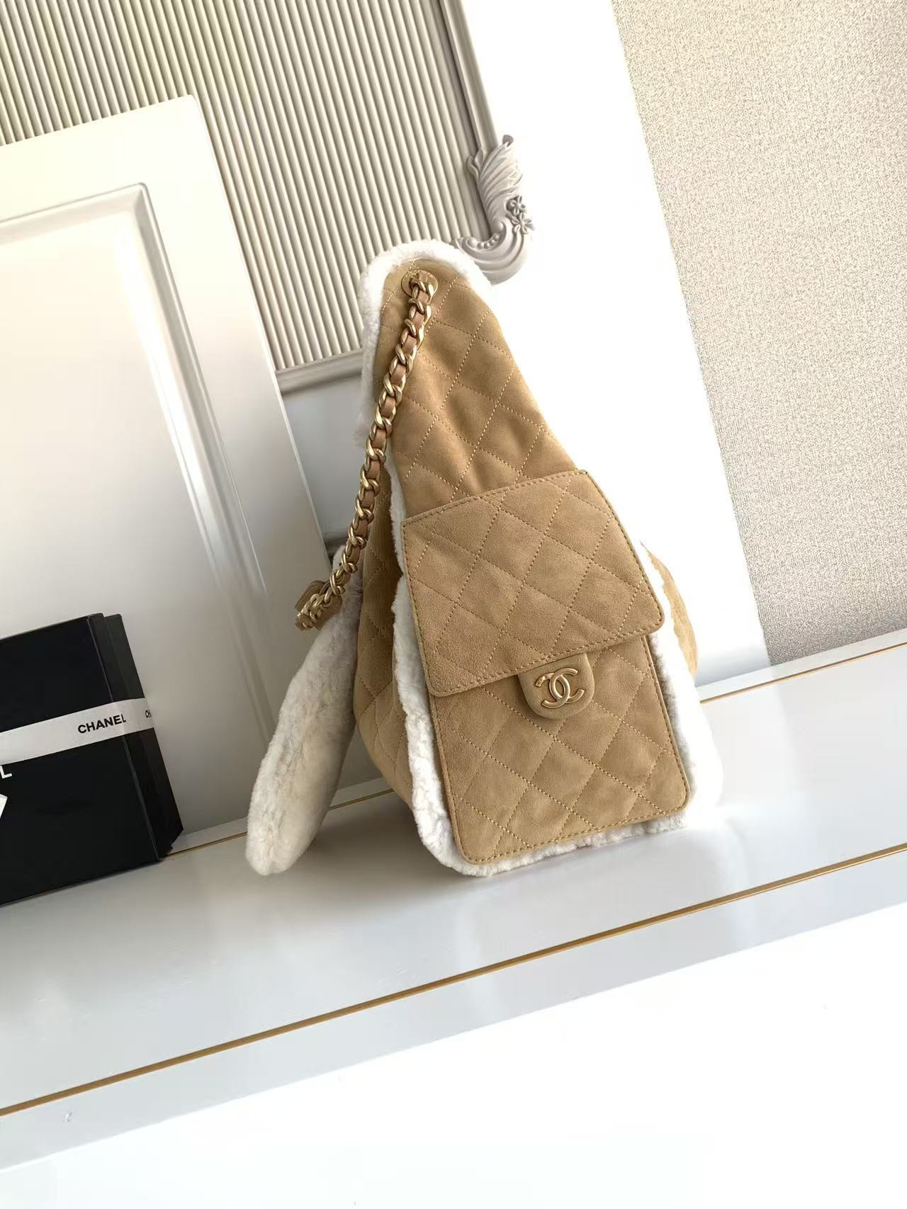 CHANEL 25C Bucket BAG 40x30x15cm