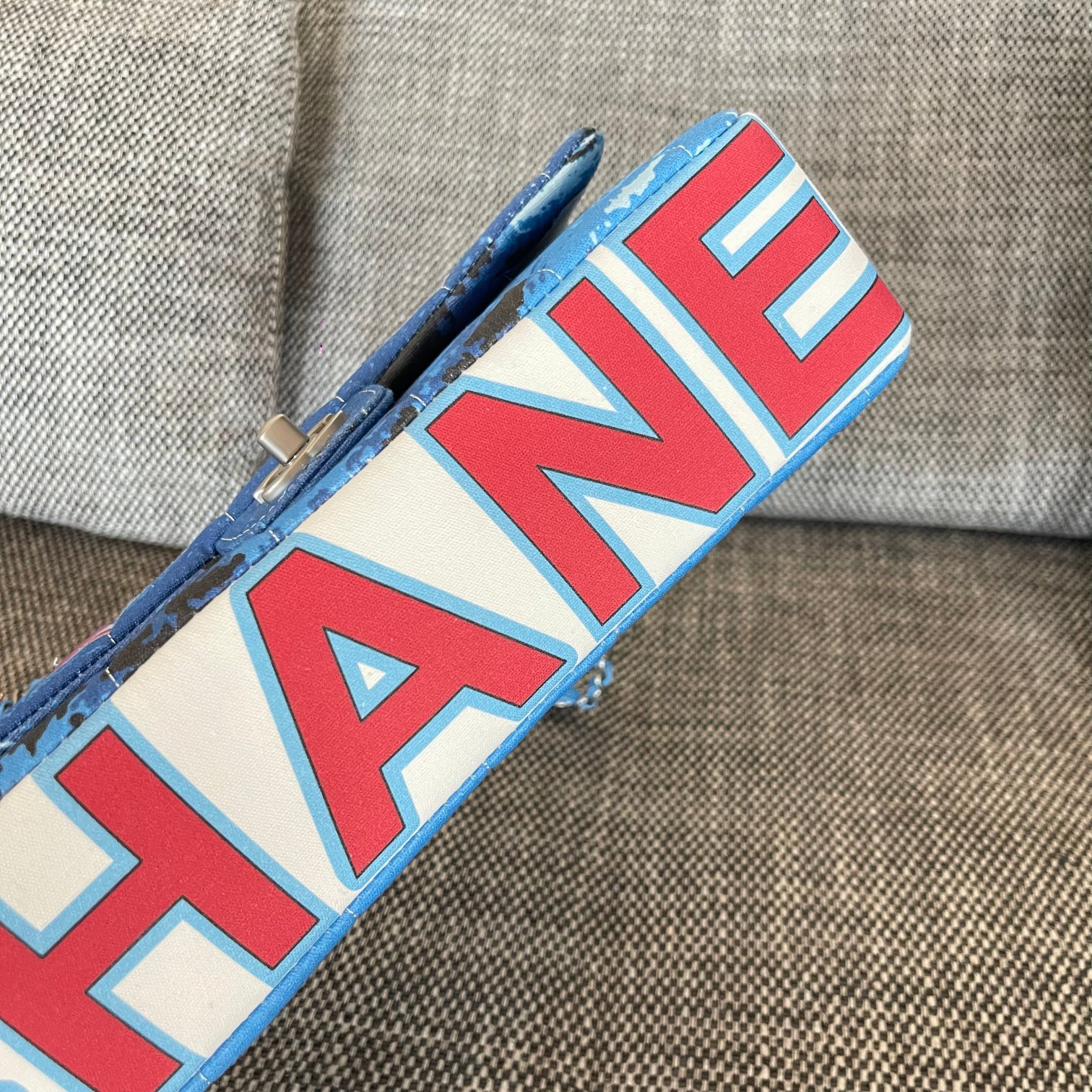 Chanel Surf Line Flap Bag 25x15x6cm