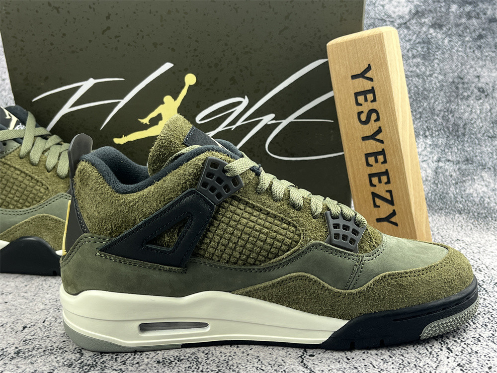 UA AIR JORDAN 4 RETRO SE