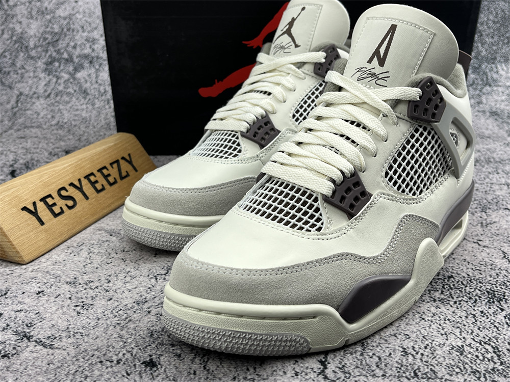 UA A MA MANIÉRE X WMNS AIR JORDAN 4 RETRO
