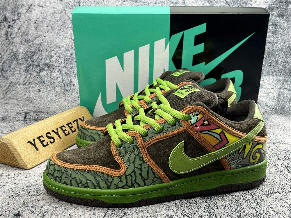 UA NIKE SB DUNK LOW