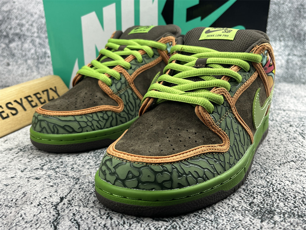 UA NIKE SB DUNK LOW