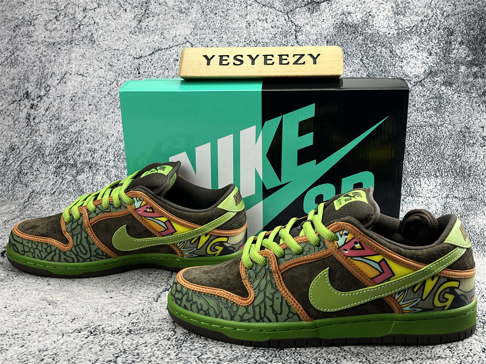UA NIKE SB DUNK LOW