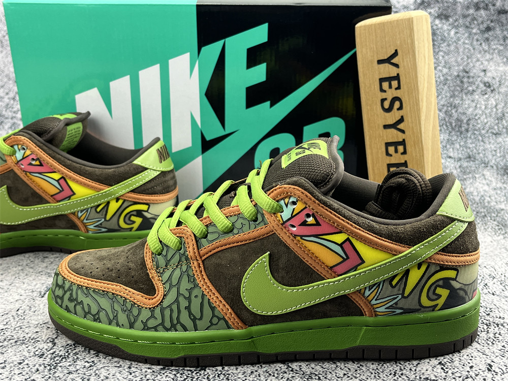 UA NIKE SB DUNK LOW