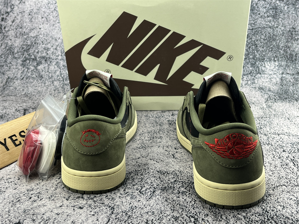 UA TRAVIS SCOTT X AIR JORDAN 1 LOW OG SP