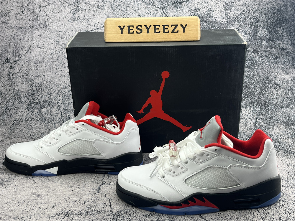 UA AIR JORDAN 5 LOW GOLF