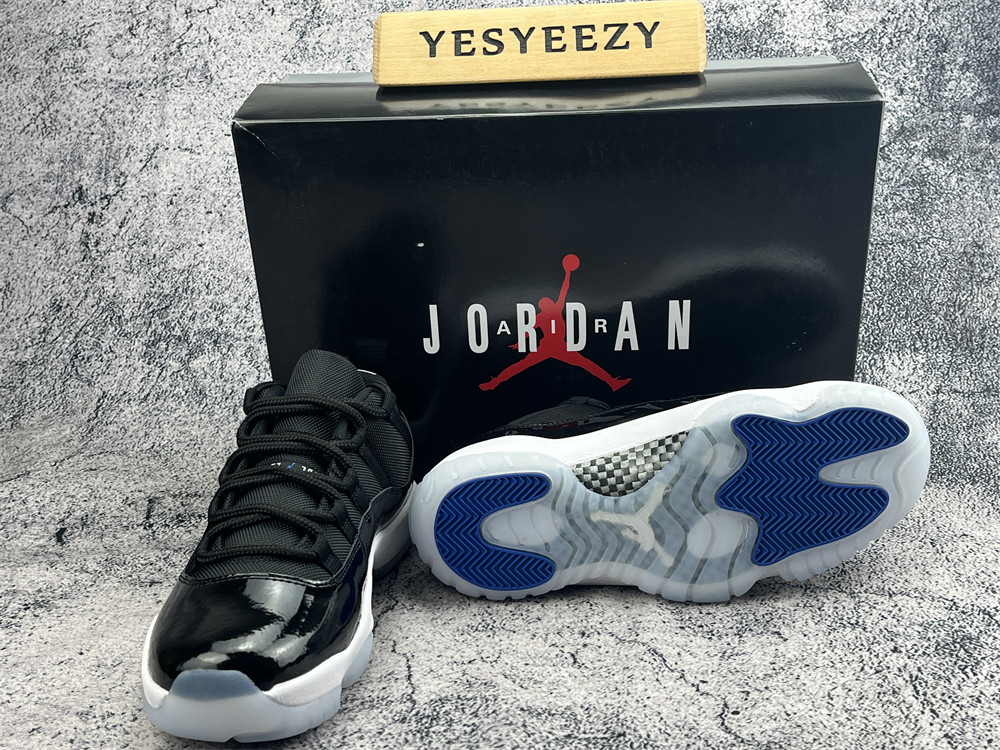 UA AIR JORDAN 11 RETRO LOW