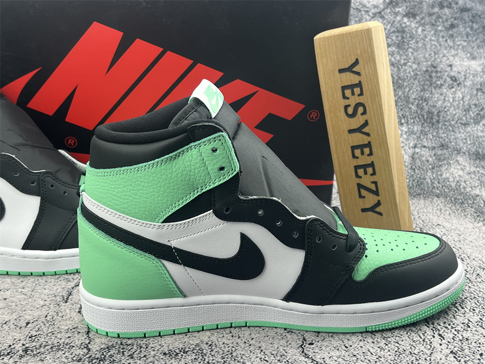 UA AIR JORDAN 1 RETRO HIGH OG