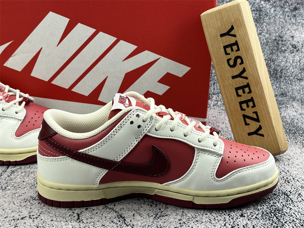UA WMNS DUNK LOW