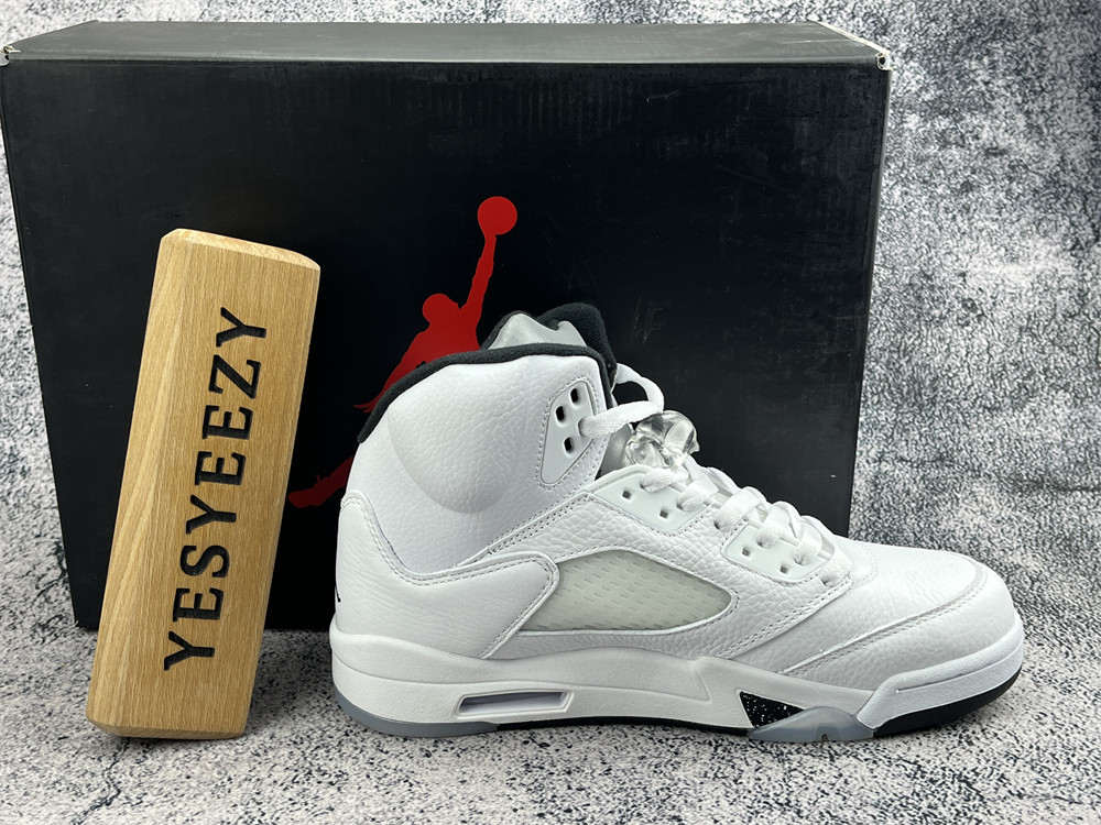 UA AIR JORDAN 5 RETRO