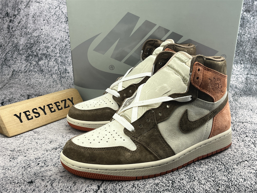 UA WMNS AIR JORDAN 1 RETRO HIGH OG