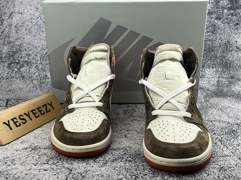 UA WMNS AIR JORDAN 1 RETRO HIGH OG