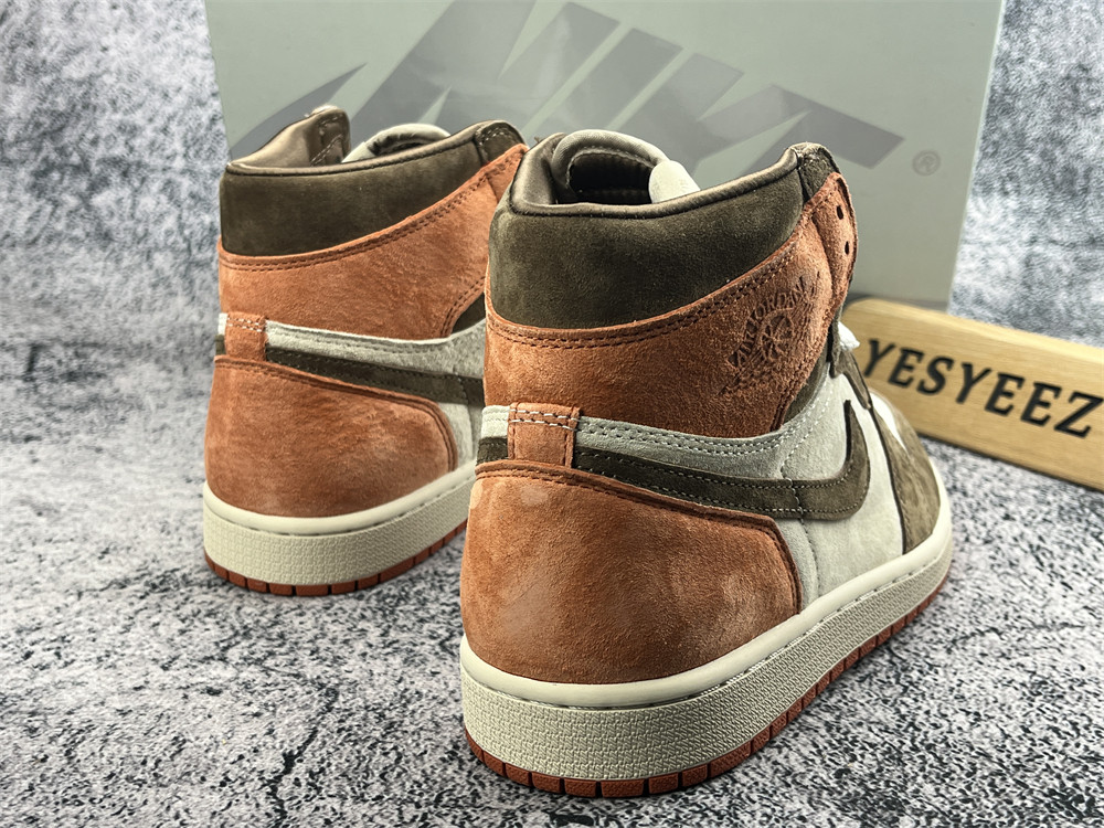 UA WMNS AIR JORDAN 1 RETRO HIGH OG