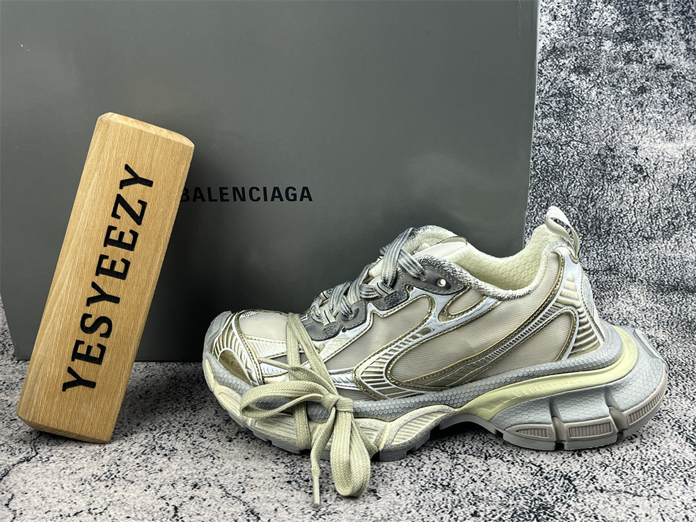 UA Balenciga 3XL Sneaker