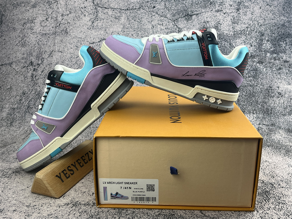 UA LV Trainer Sneaker