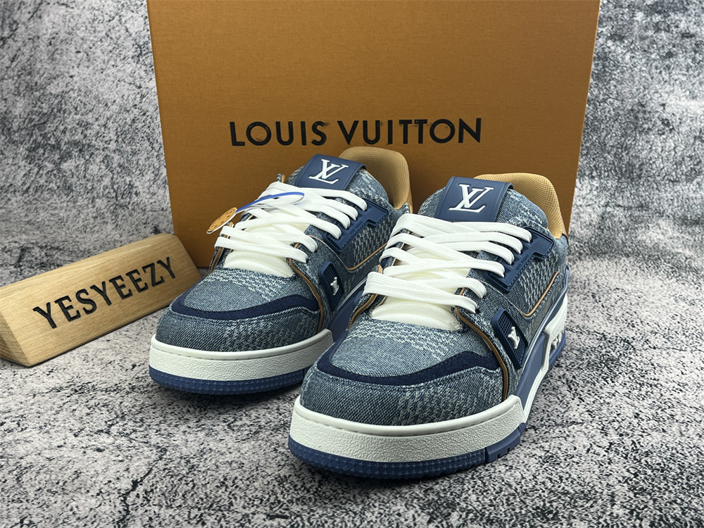 UA LV Trainer Sneaker
