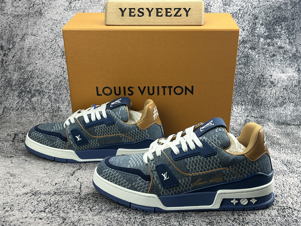 UA LV Trainer Sneaker