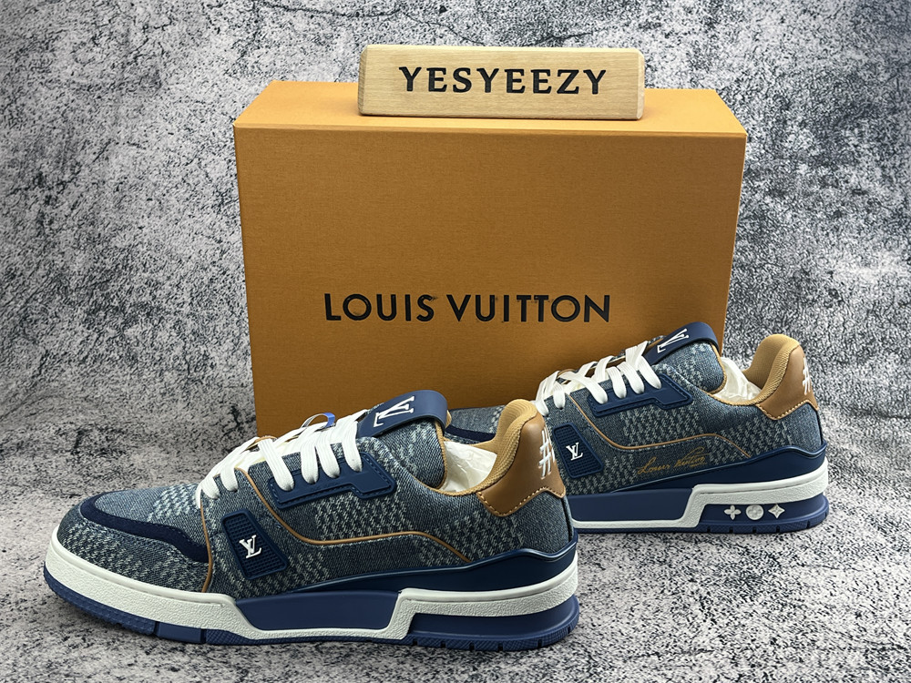 UA LV Trainer Sneaker
