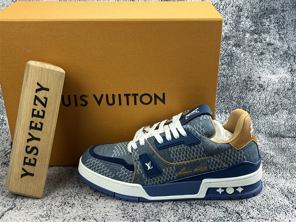 UA LV Trainer Sneaker