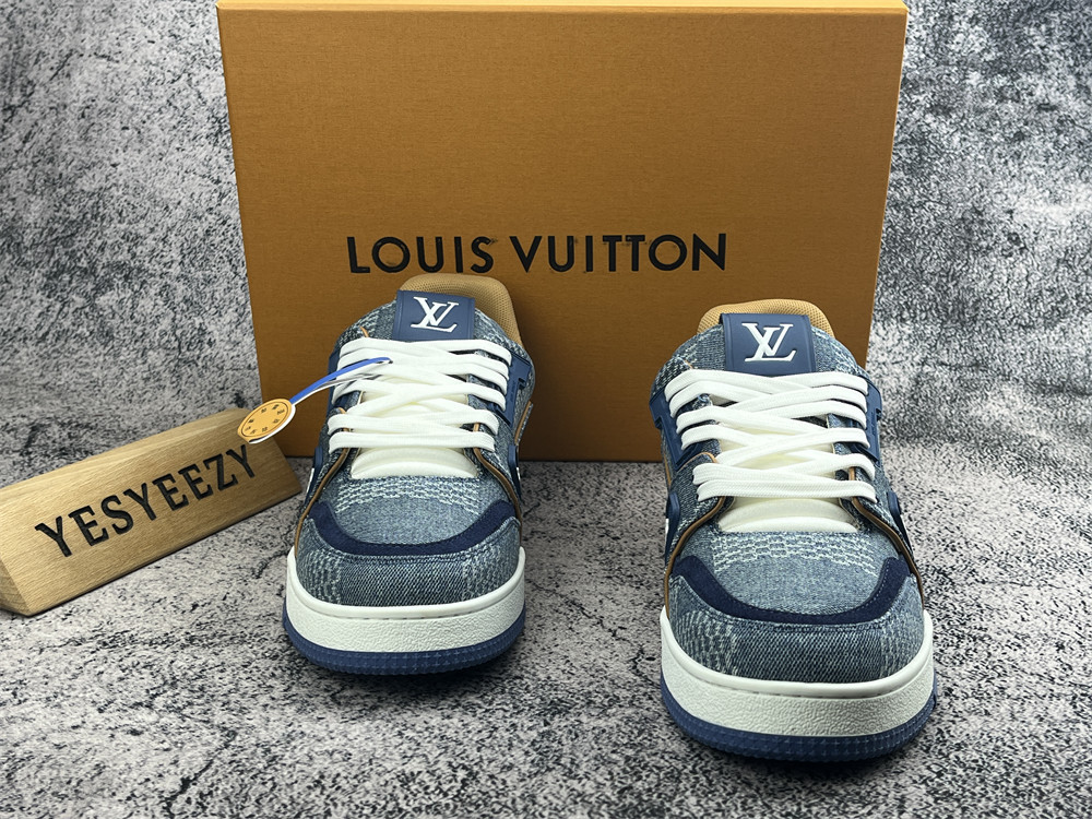 UA LV Trainer Sneaker