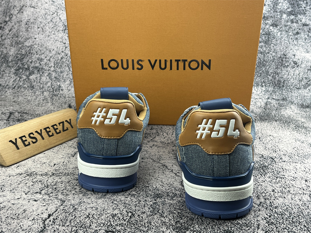 UA LV Trainer Sneaker