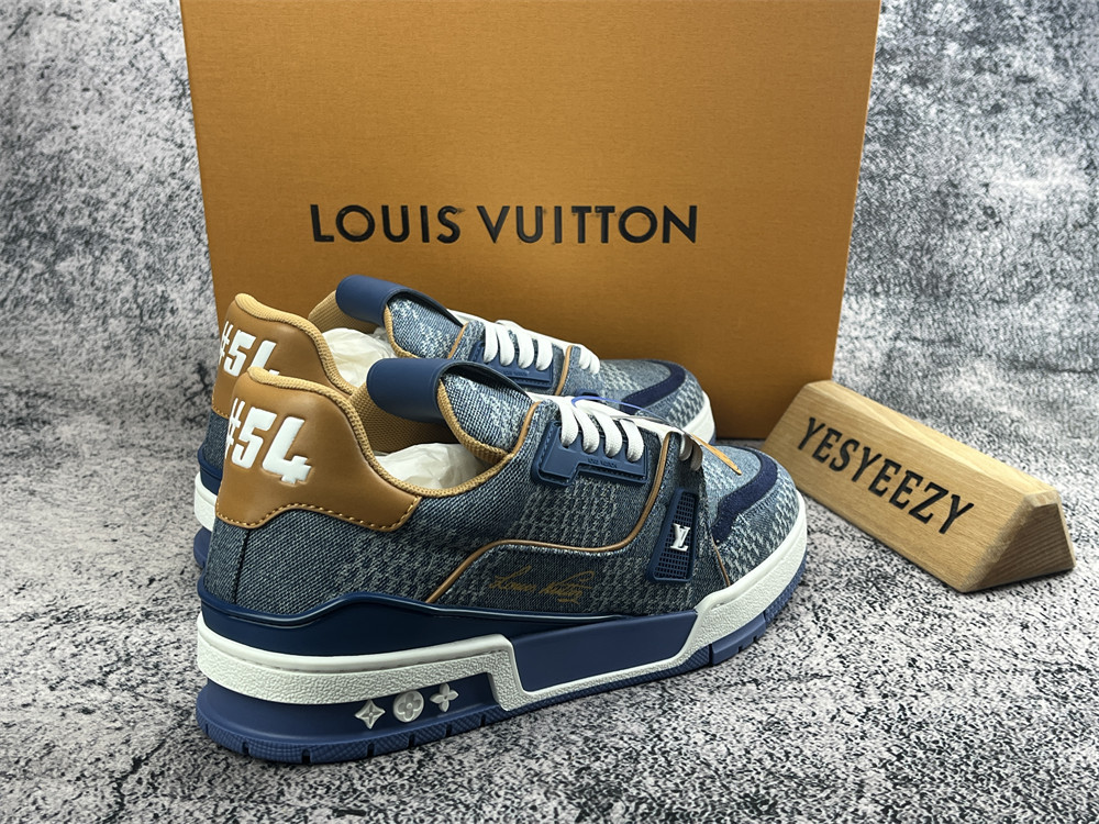 UA LV Trainer Sneaker