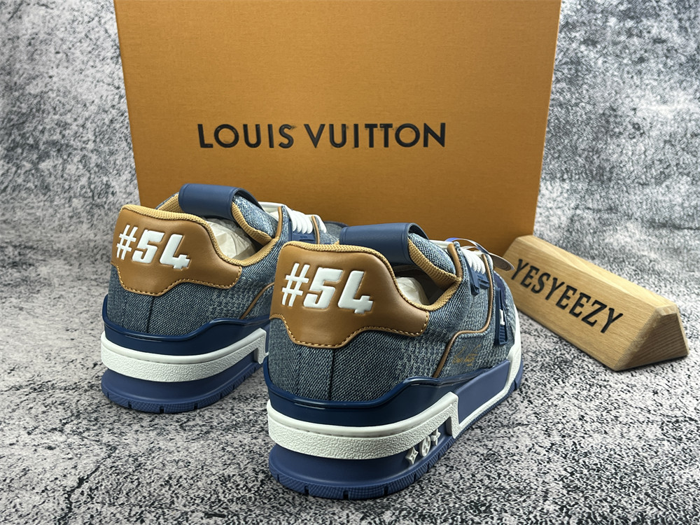 UA LV Trainer Sneaker
