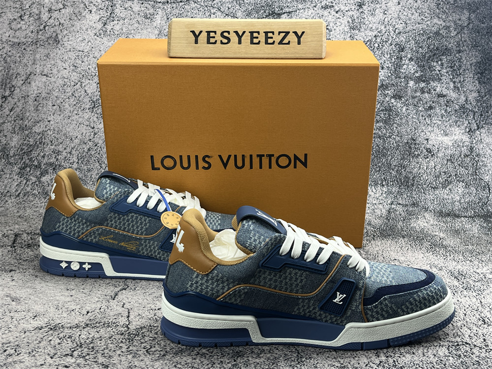 UA LV Trainer Sneaker